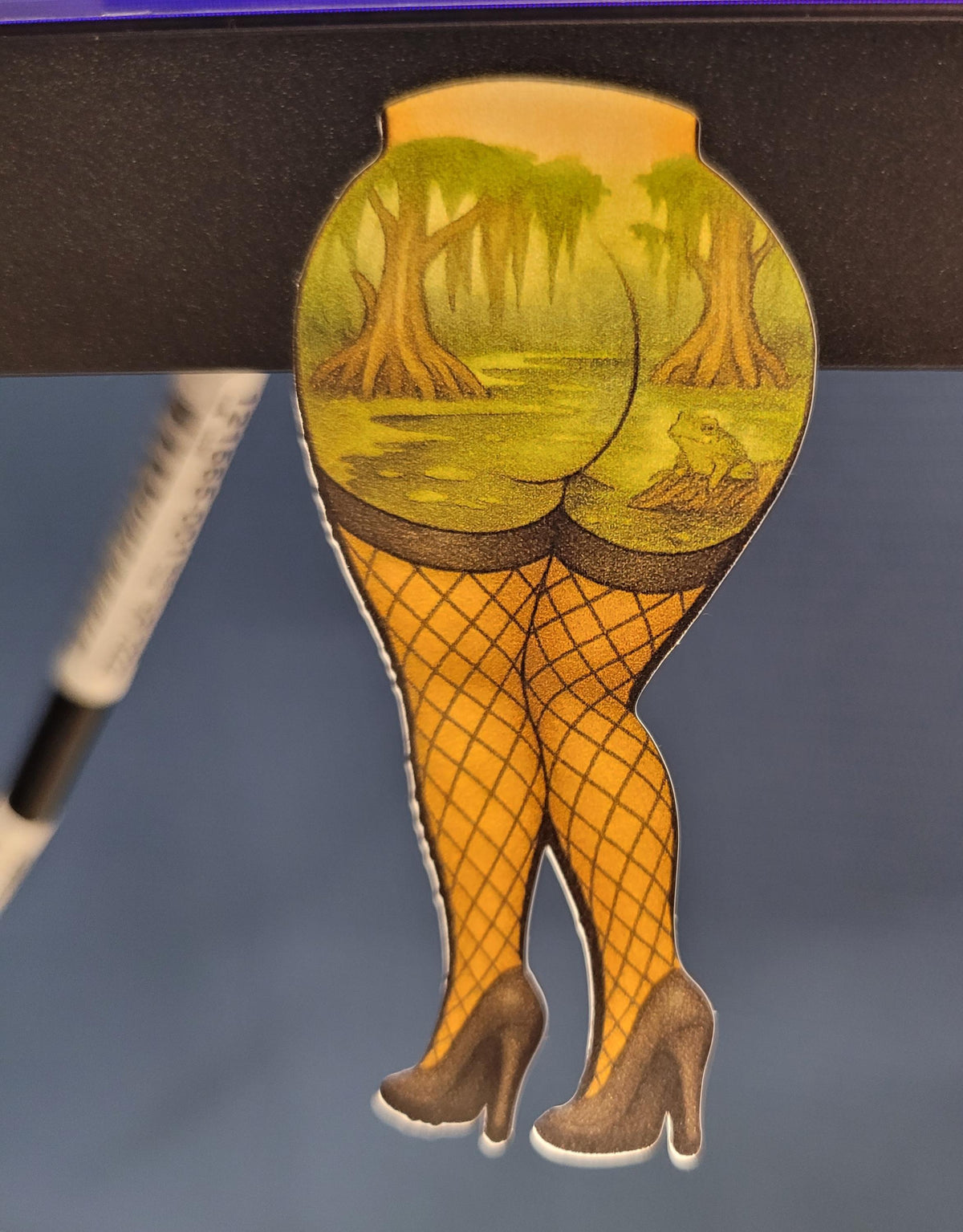 Swamp Booty Sticker – Fishnet Legs, Frog & Bayou Scene – Funny Cheeky Pin-Up Style Vinyl Decal